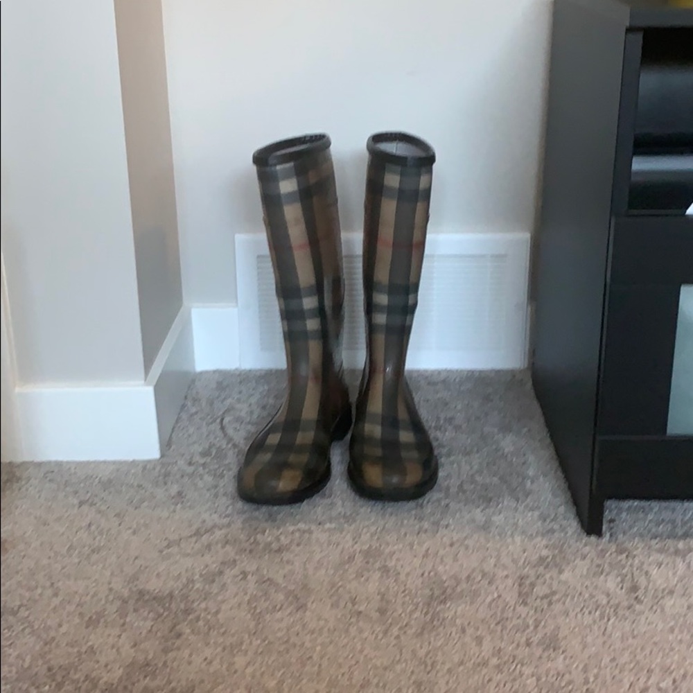 Burberry rain boots